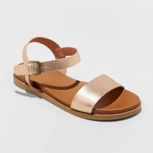 Universal Thread Women’s Ankle Strap Sandals.